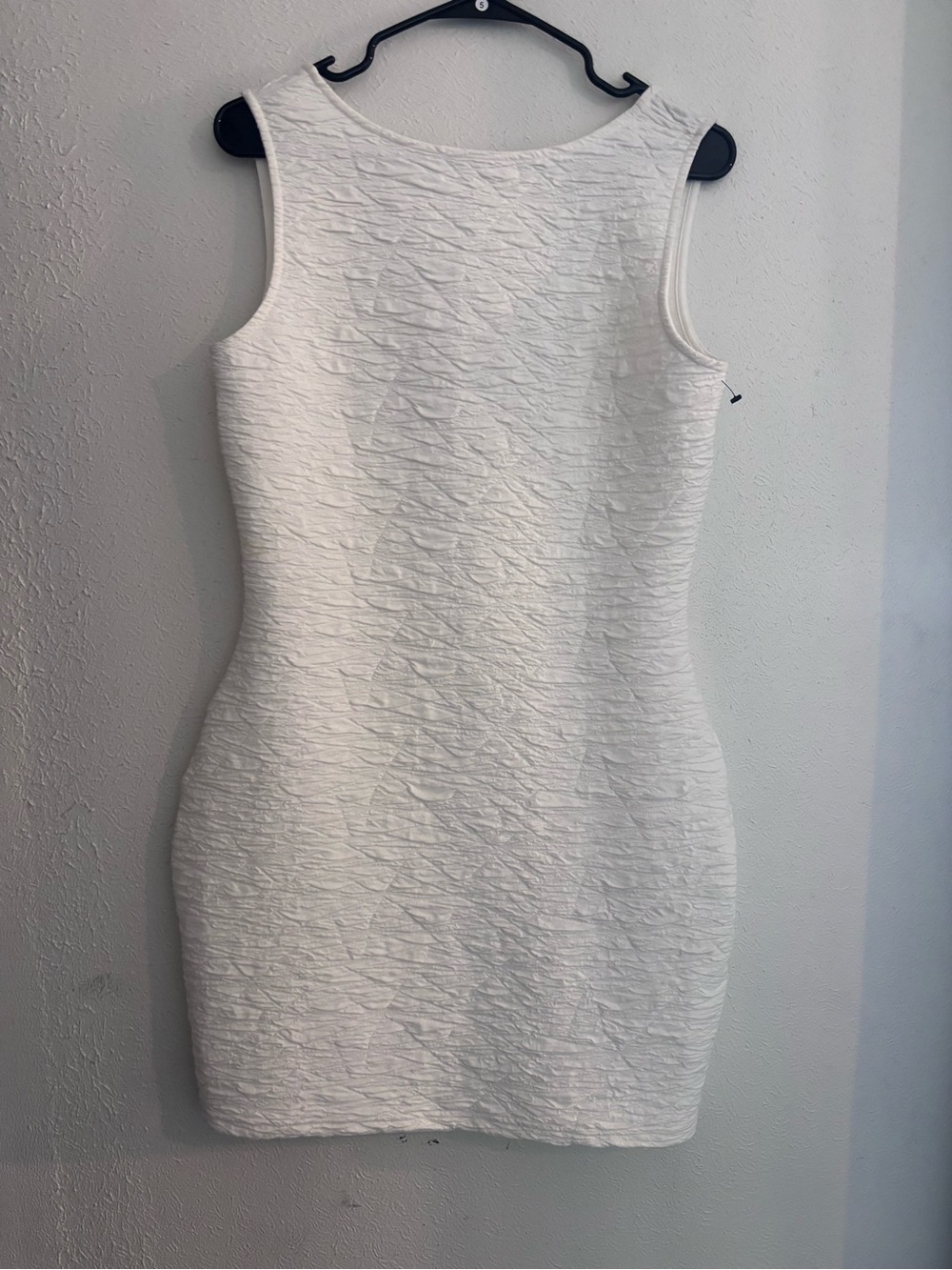 Good American Scrunchie White Textured Sleeveless Mini Sheath Dress
